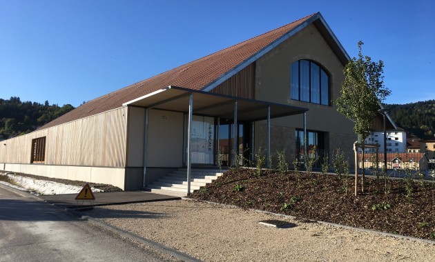 RÃ©alisation d'une salle culturelle dans une ancienne halle ferroviaire